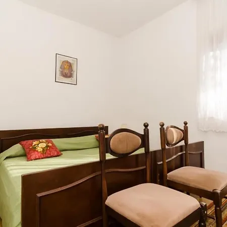 Kisic - Two-bedroom With Terrace Mlini