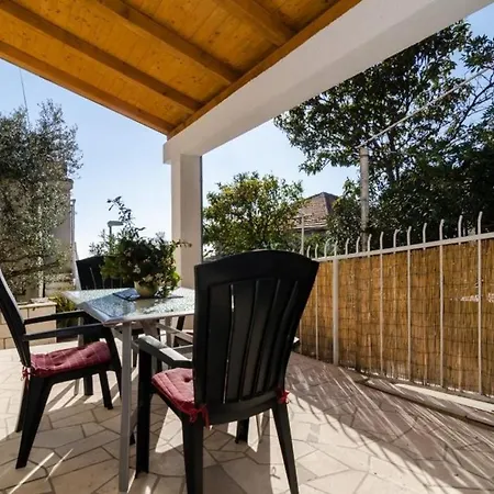 Kisic - Two-bedroom With Terrace Mlini