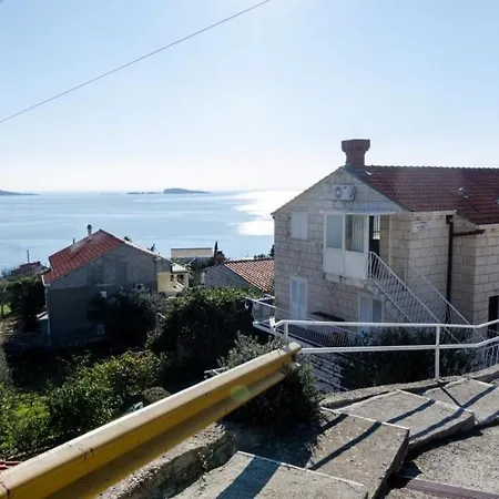 Apartamento Kisic - Two-bedroom With Terrace *